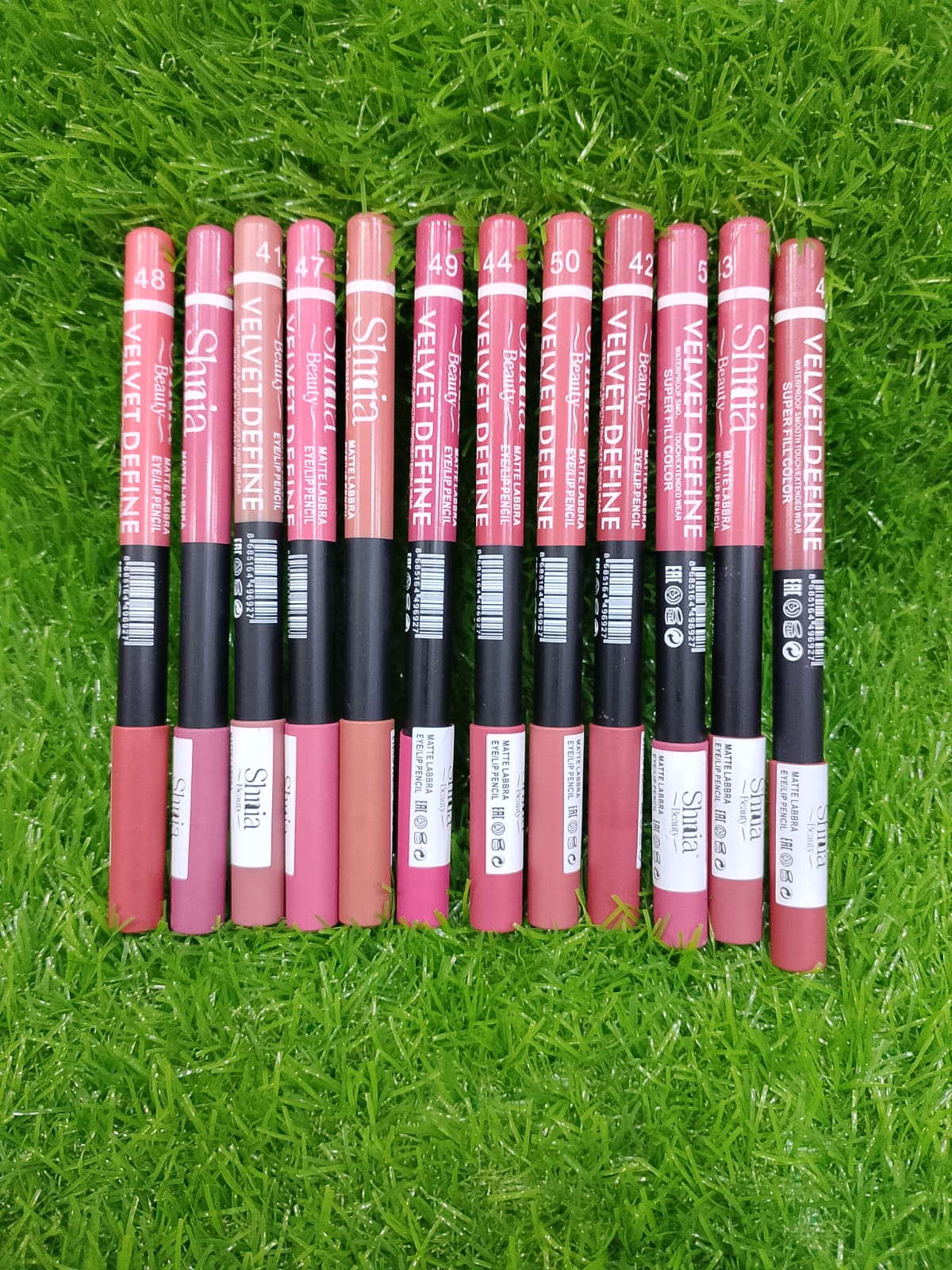 Shania pack of 12 lippencils  NUDE and Fashion shades