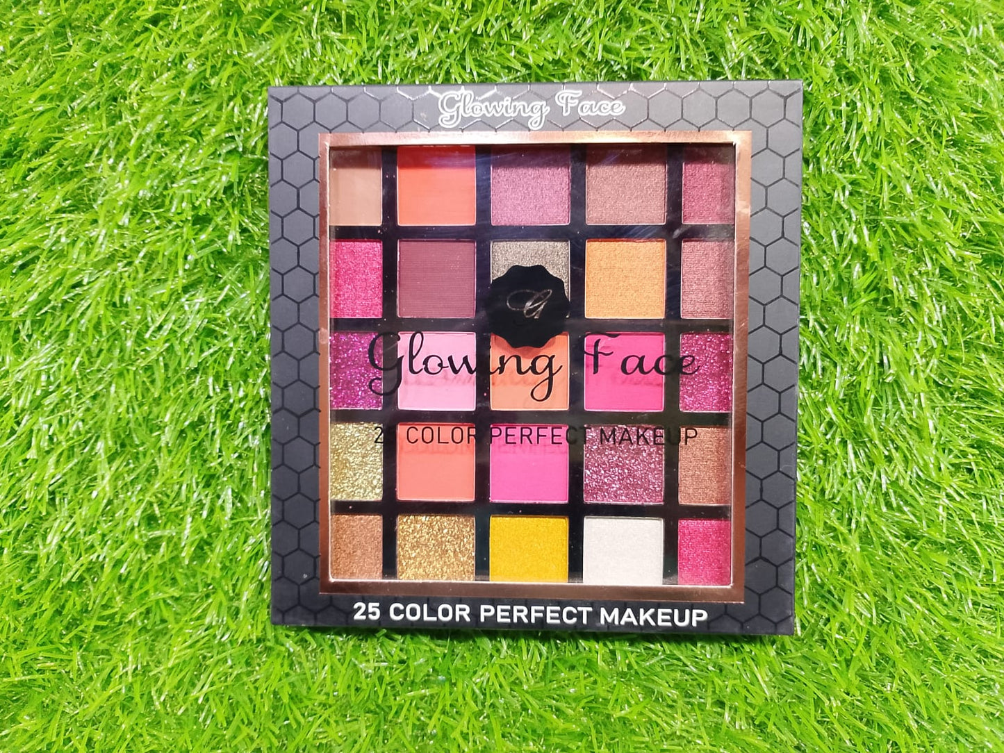 Glowing face 25 colour eyeshadow kit
