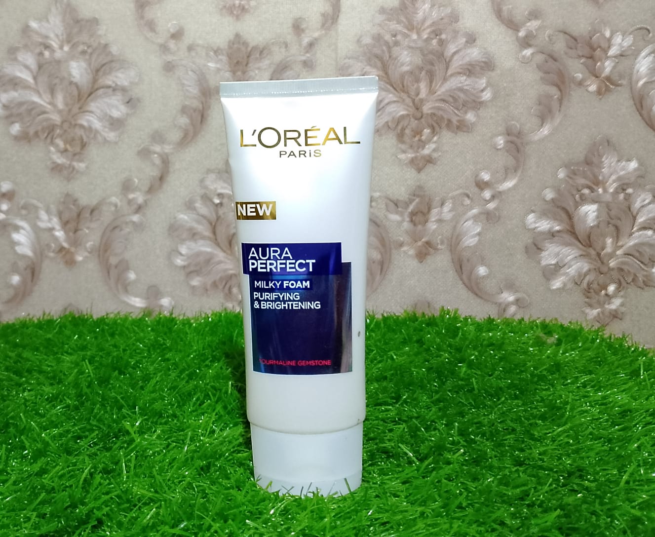 L’Oreal Paris Aura Perfect Milky Foam Face Wash – 100ml