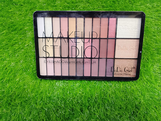 MakeUP studio Eyeshadow&Highlighter kit